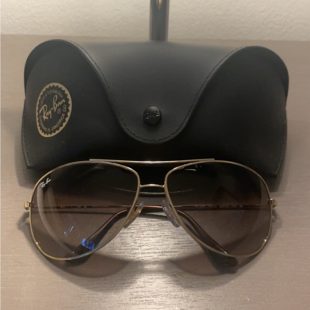 Brand New Ray Ban Aviators!!